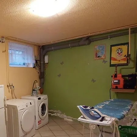 5-kamer Met Eigen Lift In Apartment